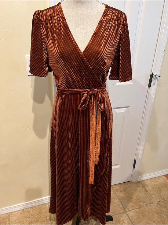 Simplee Apparel Dresses & Skirts - Simplee Women's Copper Velvet Wrap Dress